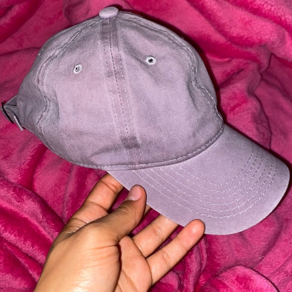 Distressed grey cap - Picture 1 of 3